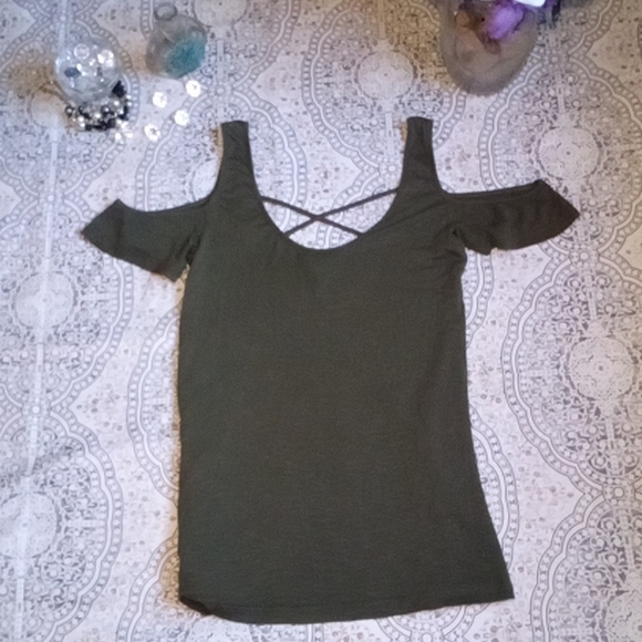 Derek Heart Tops - CUT out, criss cross back top